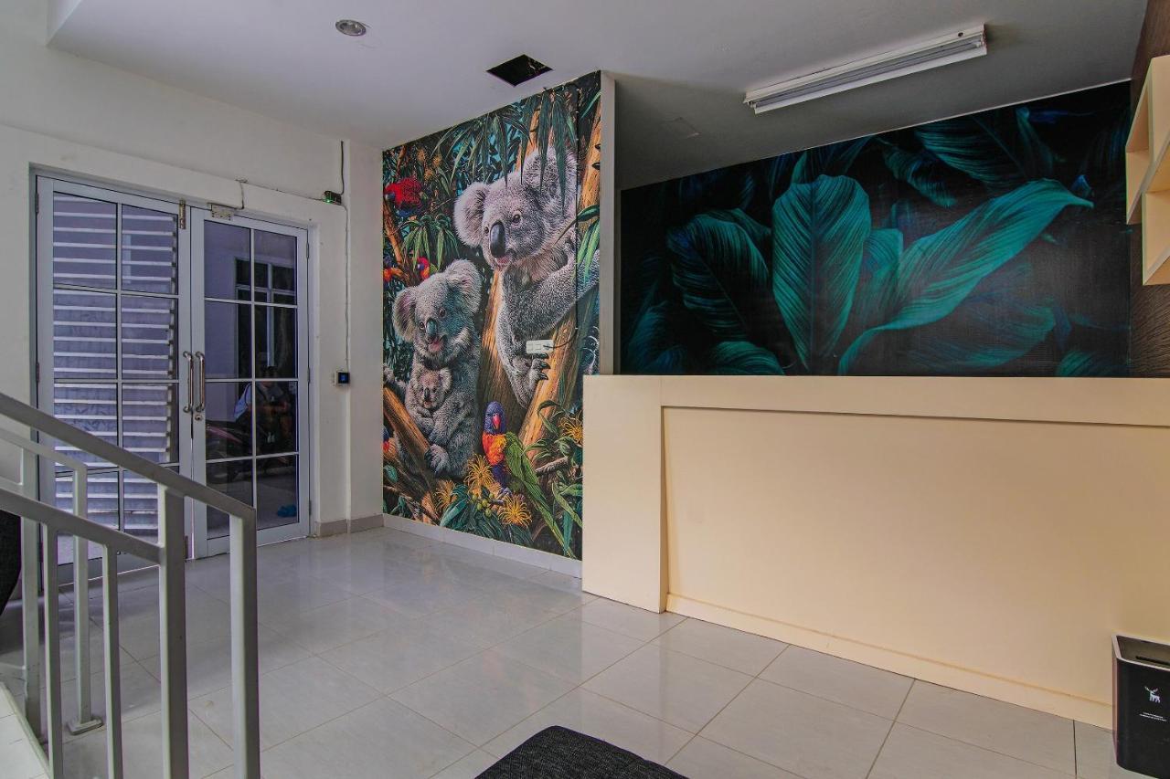 Oyo 92300 Koala House Pekanbaru Exterior foto